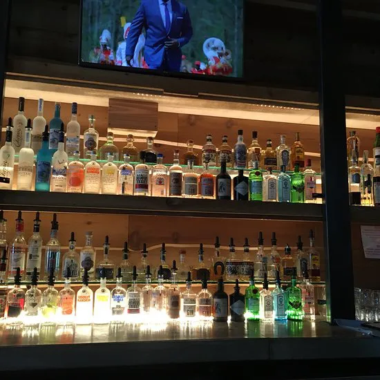 النحاس كانيون جريل هاوس & حانة