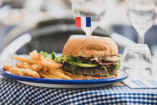 مطعم La Cuisine de Papa الواقع