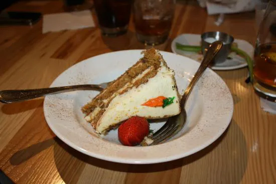 Dino's Cake & Coffee Co. (باللغة الإنجليزية).