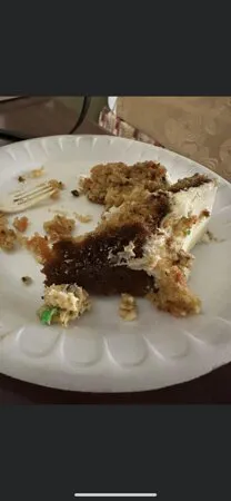 Dino's Cake & Coffee Co. (باللغة الإنجليزية).