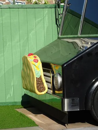 Bumblebee رجل تاكو شاحنة