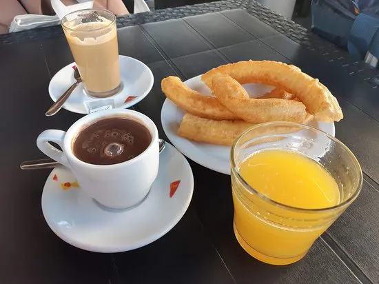 Cafeteria Churrería Abierto al Amanecer