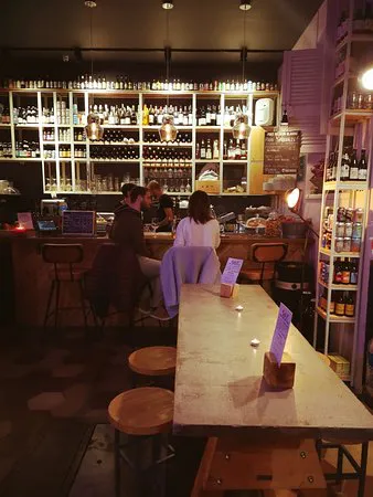 OAK Wine and Craft Beer Bar