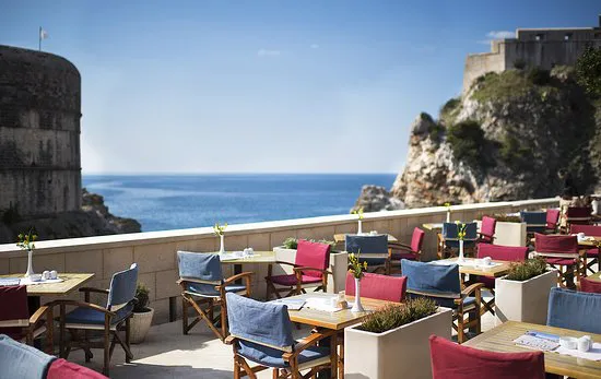 مطعم دوبرافكا 1836