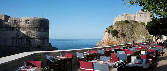 مطعم دوبرافكا 1836