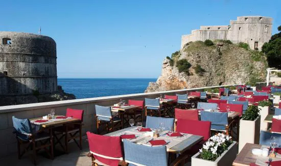 مطعم دوبرافكا 1836