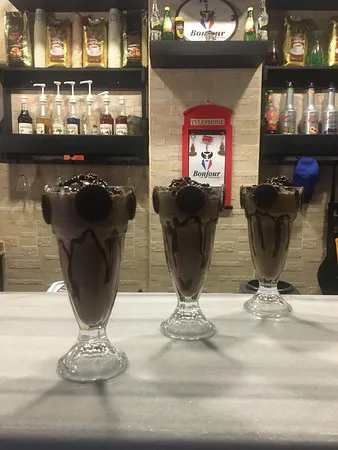 مطعم وكافيه بونچور