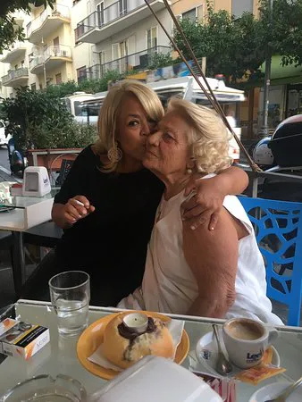 بار 4 إيم القهوة والكوكتيلات