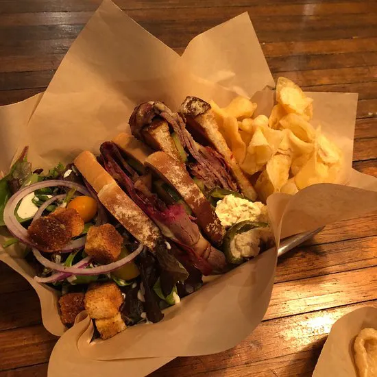 داكوتا إيست سايد آيس هاوس