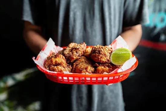 Bad Betti's (باللغة الإنجليزية).