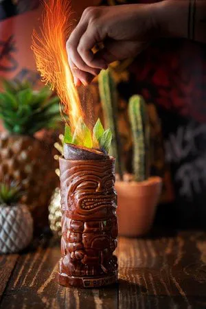 Bad Betti's (باللغة الإنجليزية).