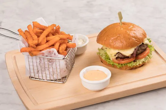 The Hide, Emirates Park Zoo