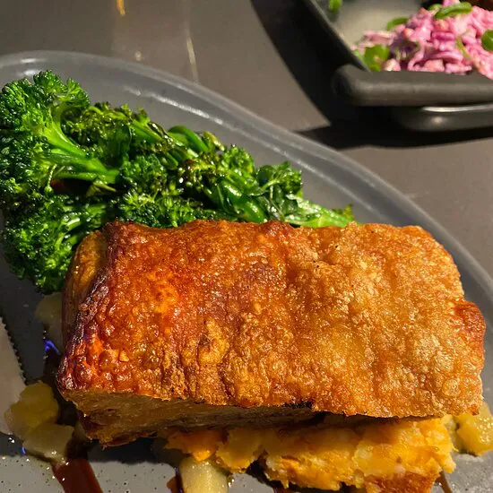 شورتي بيسترو