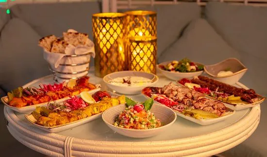 شرفة وصالة مزاج، مسقط