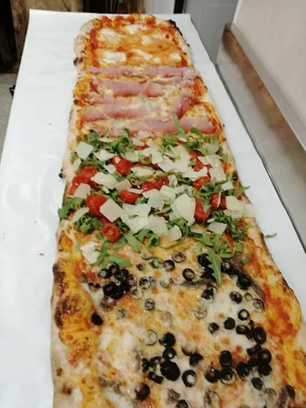 مطعم بيتزا وكافتيريا Delices's Pizzeria & Caffetteria