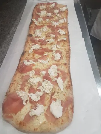مطعم بيتزا وكافتيريا Delices's Pizzeria & Caffetteria