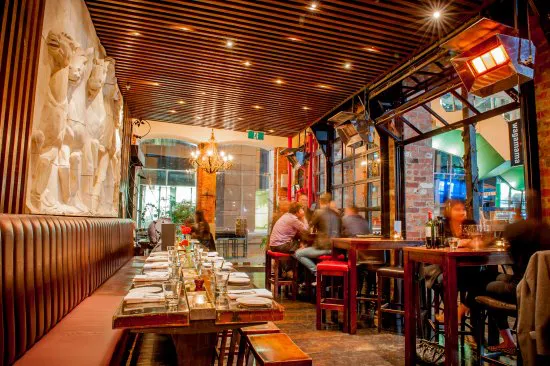 مطعم وبار تيرا روسا