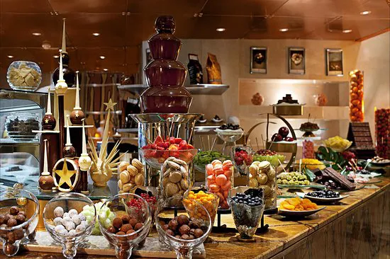 مطعم القصر - Al-Qasr Restaurant