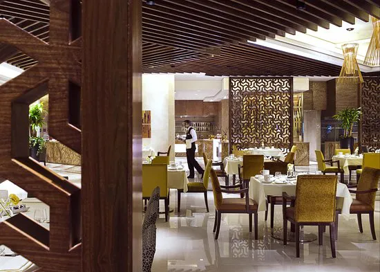 مطعم القصر - Al-Qasr Restaurant