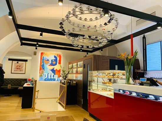 إيلي كافيه، فيينا