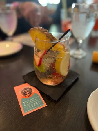 مطبخ وبار أنتيغوا