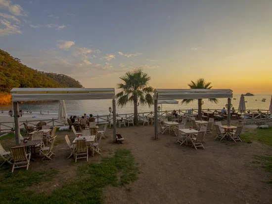 مطعم سي فالي، فتحية