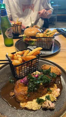 Railyards بيسترو وبار