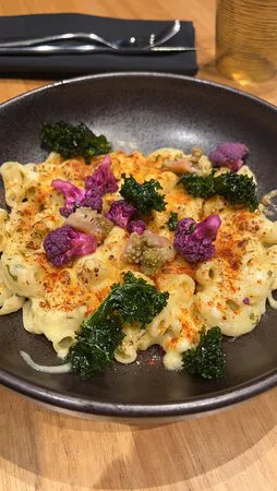 Railyards بيسترو وبار