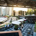 بار فيومي على السطح