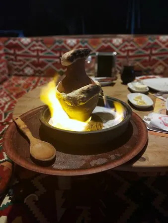 مطعم كينج آرمز، فتحية