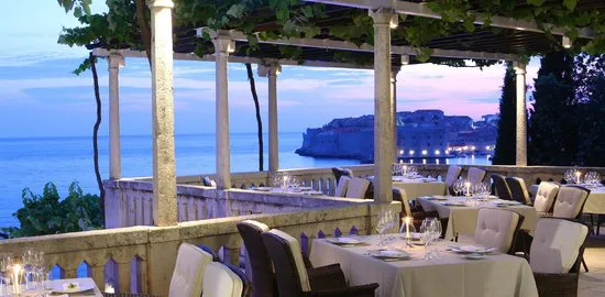 مطعم فيكتوريا