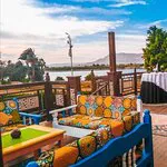 مطعم ومقهى بيت ورد