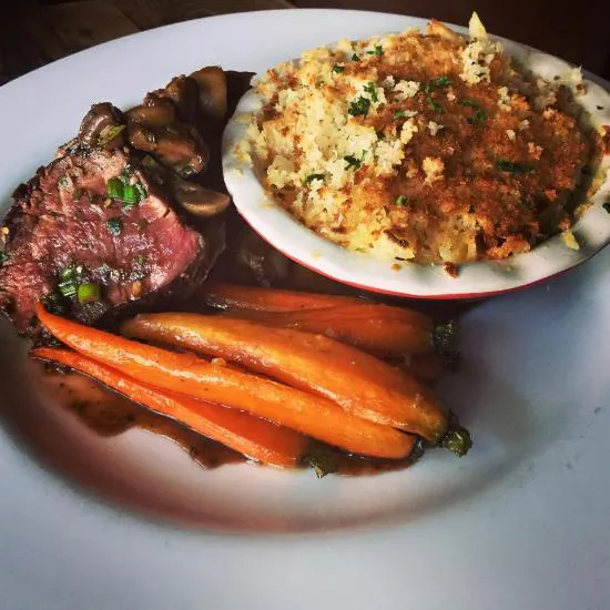 أسود الأغنام بيسترو