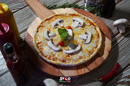 Solo Restaurant & Lounge