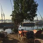 مطعم كوب قهوة شروق الشمس