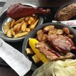 ثلاثة مكنسة