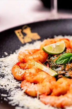 إل بادرينو لاونج، أكرا - غانا