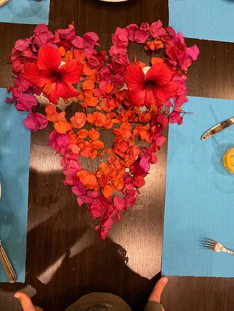 مطعم فور كورنرز