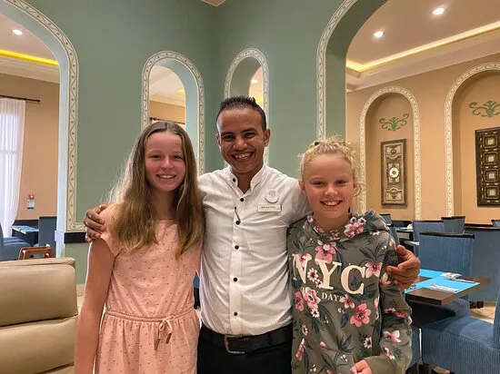 مطعم فور كورنرز