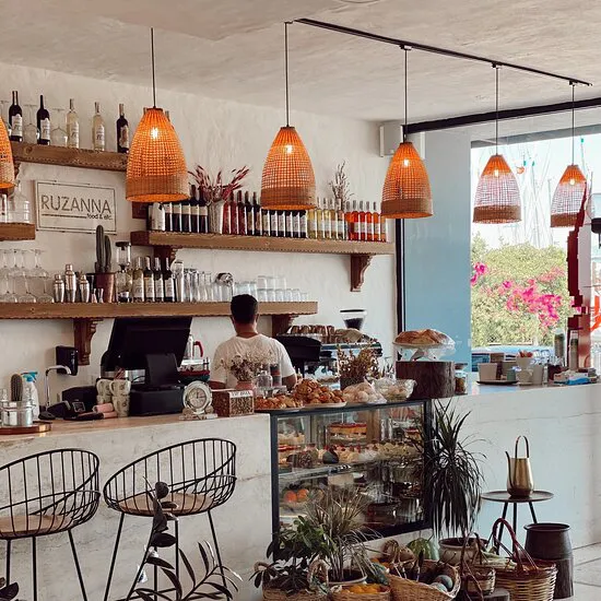 مطعم روزانا فود اند اكسترا، فتحية