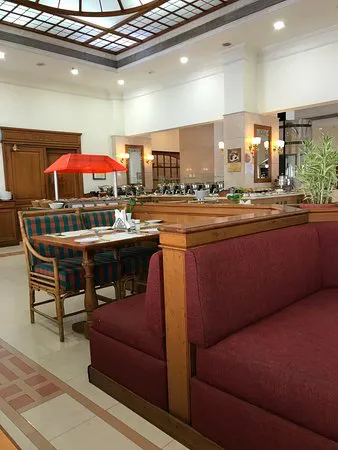 كافيه رويال - أتريوم، كوتشي