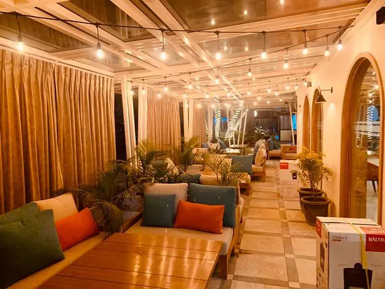 مطعم رومي بيسترو