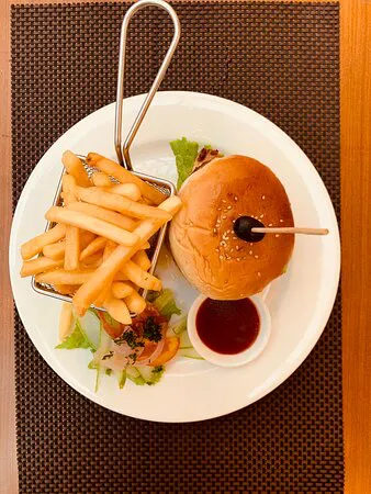 مطعم رومي بيسترو