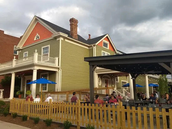 مطعم الاتحاد وساحة الألعاب