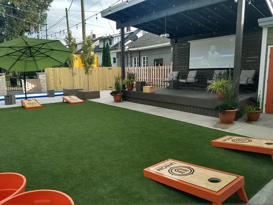 مطعم الاتحاد وساحة الألعاب