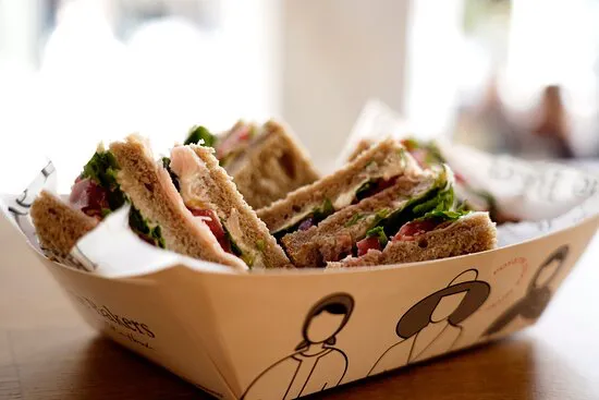 بيكرز ان ذا هود، أثينا