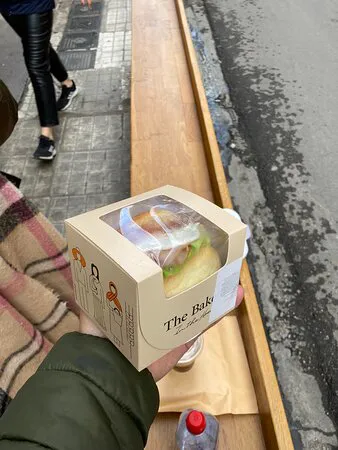 بيكرز ان ذا هود، أثينا