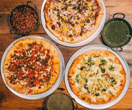 مطعم البيتزا Fia's Pizzeria