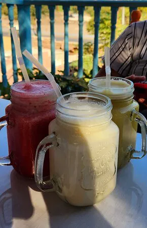 مطعم ومقهى بيت ضيافة ممنون