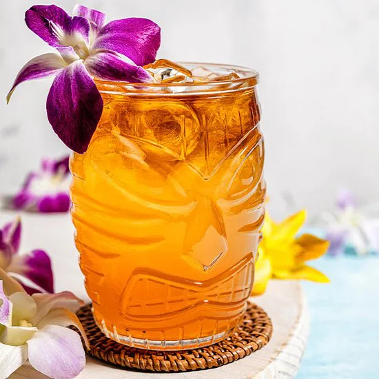 تومي باهاما مارلين بار آند ستور